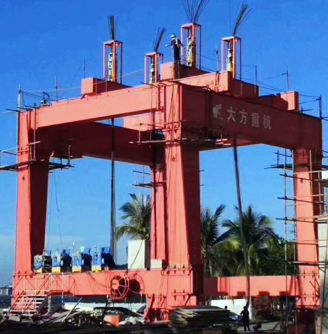 霸氣！大方MG450噸龍門起重機助力海軍基地建設，揚國魂、助軍威